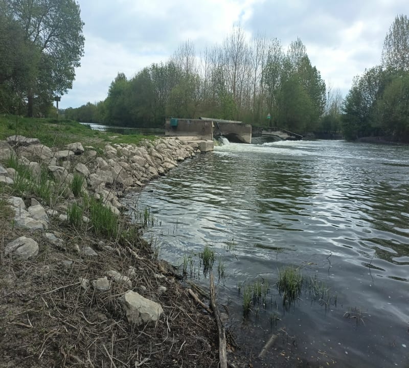 Briollay - Barrage de Pont et les 2 chapelles - Briollay