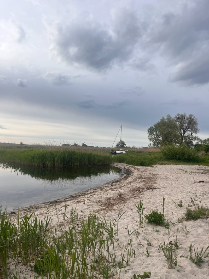 Spacerek wałem w Czarnej Łące i dwie plaże - Czarna Łąka