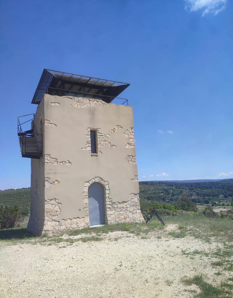 VTT dans les collines d'Eguilles - Éguilles