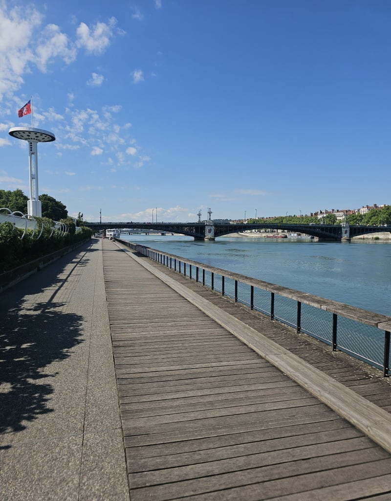 Tour sur le quai à Lyon - Lyon