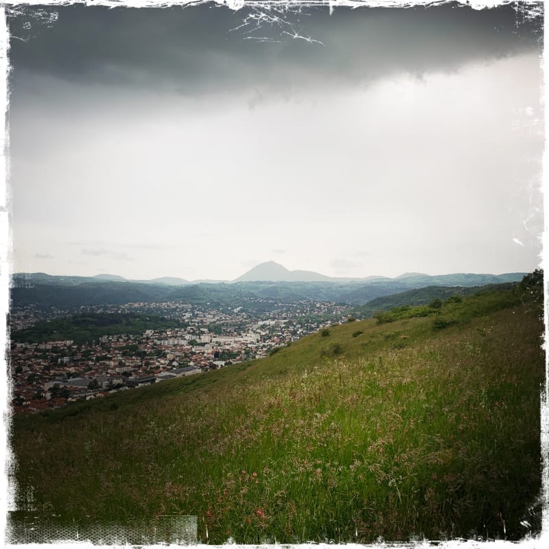 Entre ville et campagne, vue panoramique sur Clermont-Ferrand - Clermont-Ferrand