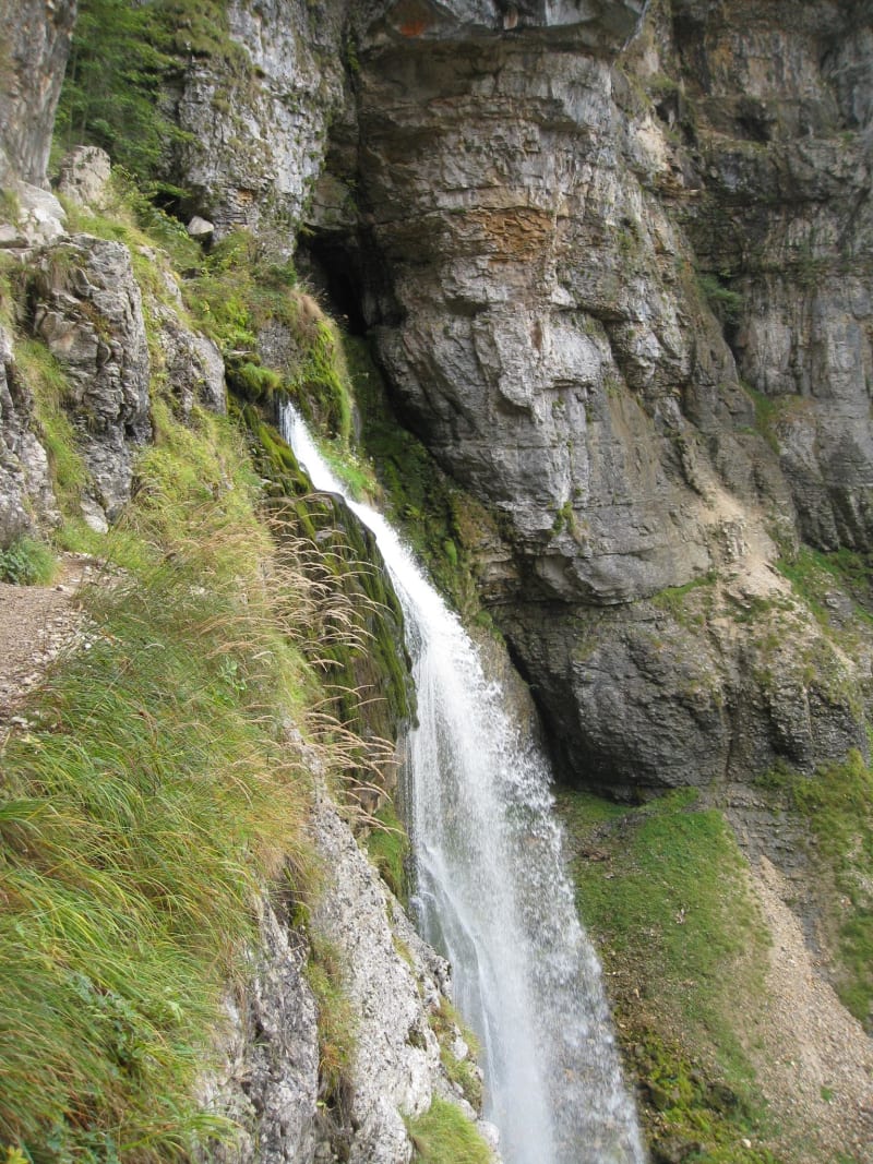 Grotte de la source du Guiers Vif et cirque de Saint-Même - Saint-Pierre-d'Entremont
