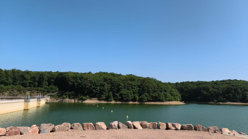 Piste vélo au lac de Pont - Semur-en-Auxois