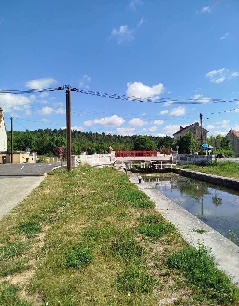 Chenôve - Sainte Marie sur Ouche longeant le canal - Chenôve