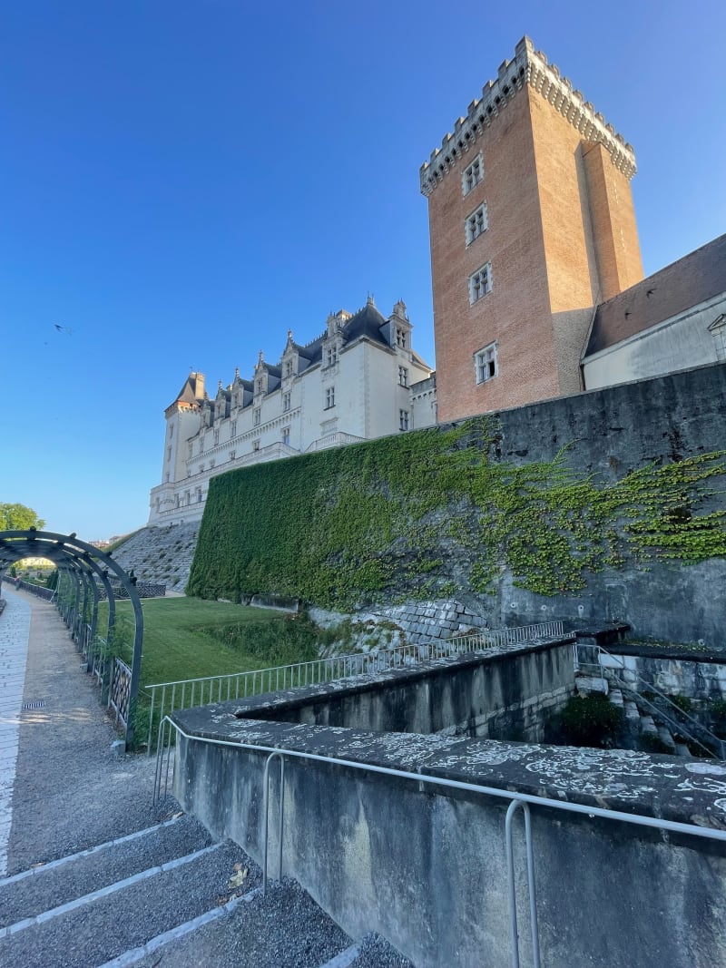 Château - palais - stade Philippe Tissié - Pau