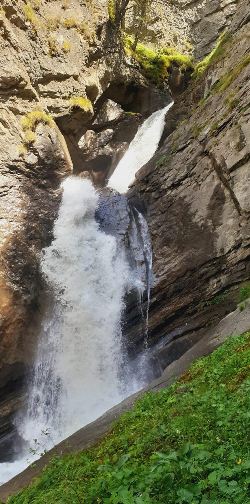 Cascade de la Meïje vu du bas et de haut - La Grave