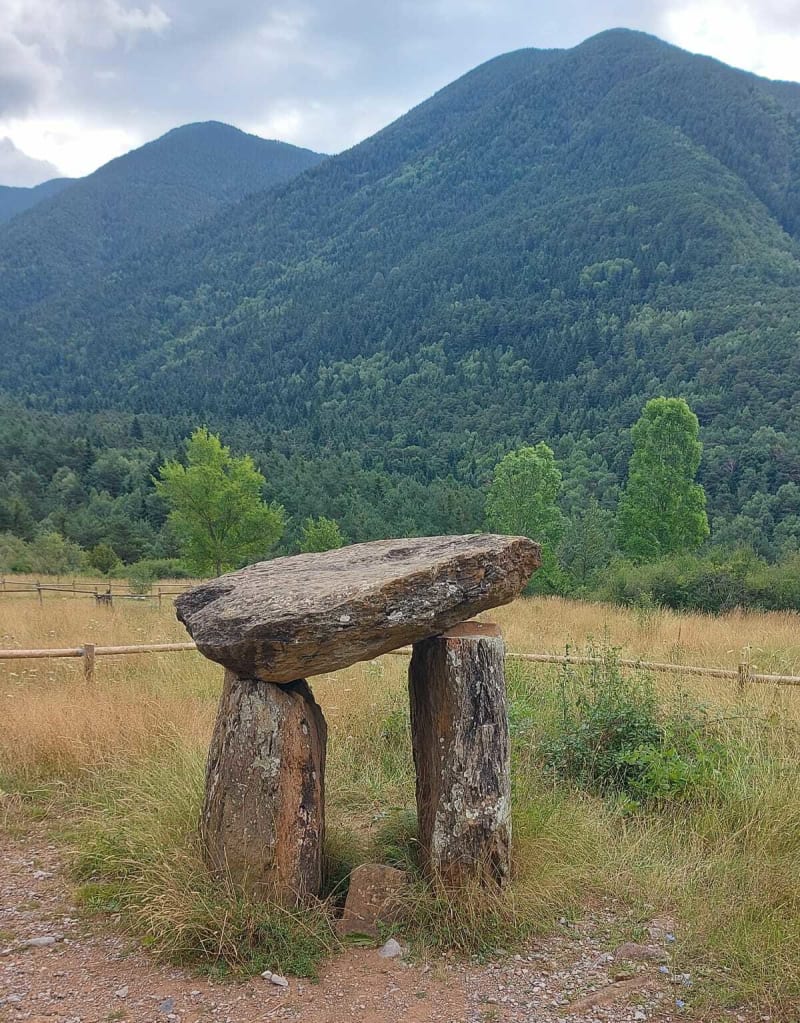 Randonnée au départ du 2º Dolmen de Santa Elena à Biescas, Aragón - Biescas