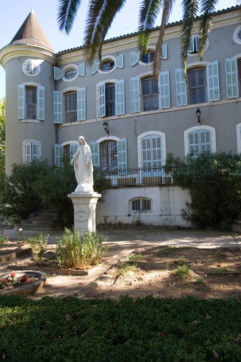 De la salle des fêtes au domaine de la Castille - La Crau
