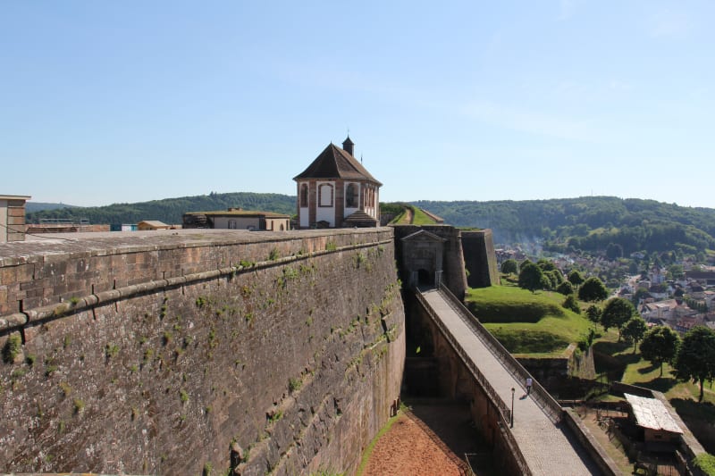 Tour de la Citadelle de Bitche par le chemin de ronde - Bitche