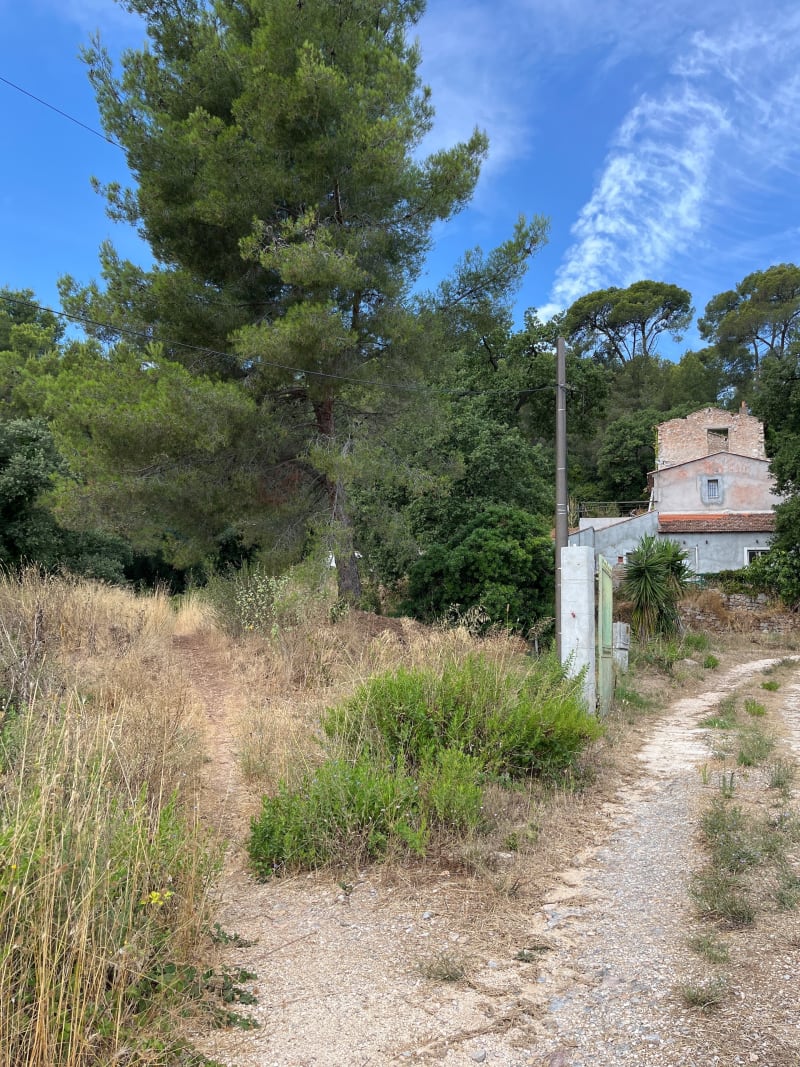 Belle balade de la gare de Hyères à la plage de l'Almanarre - Hyères