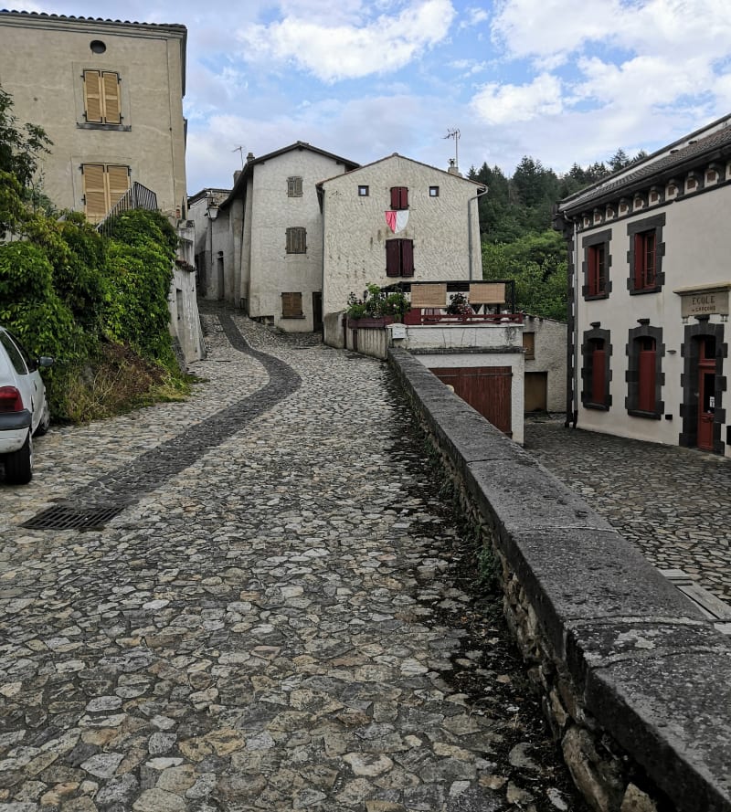 Auzon et son chemin de ronde - Auzon