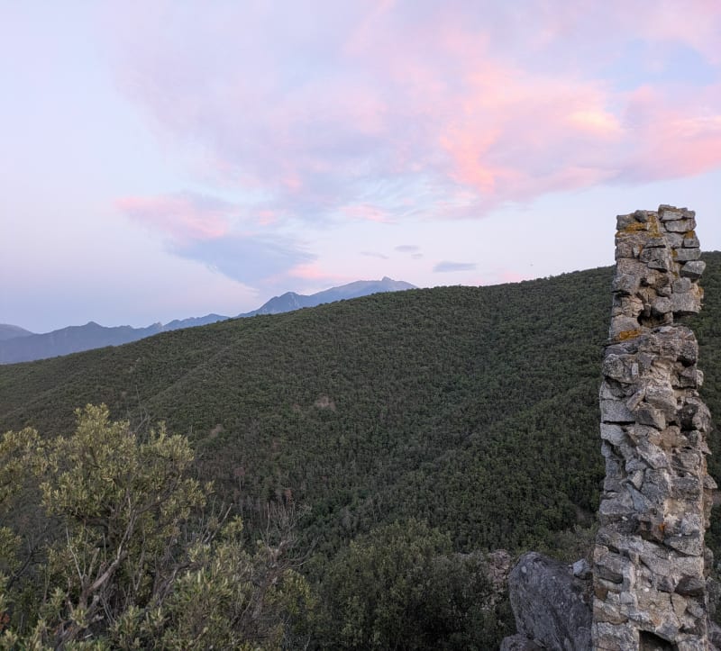 Château de Paracolls depuis les thermes - Molitg-les-Bains