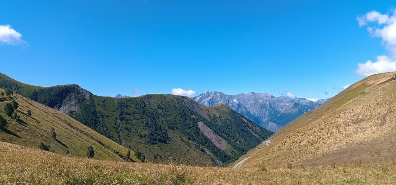 Plateau d'Emparis et ses 2 lacs à partir de Besse - Besse