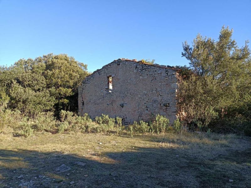 Randonnée à Mont-ral: Découverte de la Vall del Glorieta et sites historiques - Mont-ral