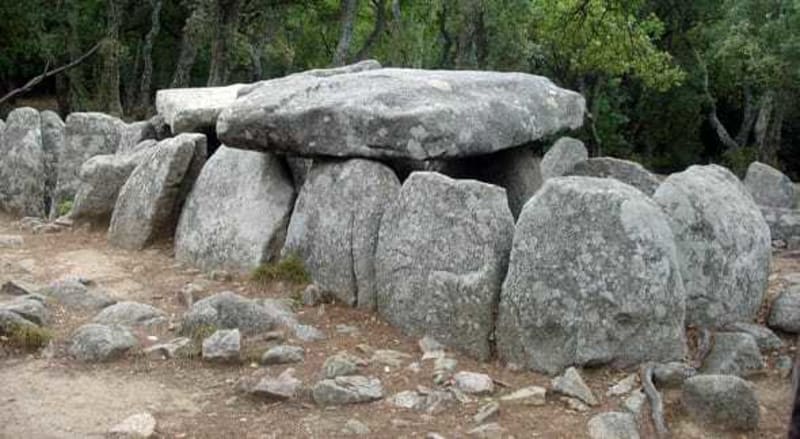 Randonnée à Santa Cristina d'Aro : Découverte du Dolmen de la Cova d'en Daina - Romanyà de la Selva