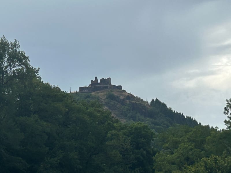 Petite balade Espalion et vue sur le château de Calmont - Espalion