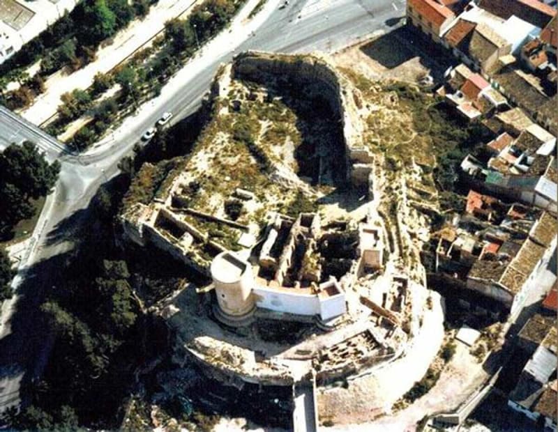 Randonnée à Elda: Découvrez le Castillo et les panoramas de la région - Elda