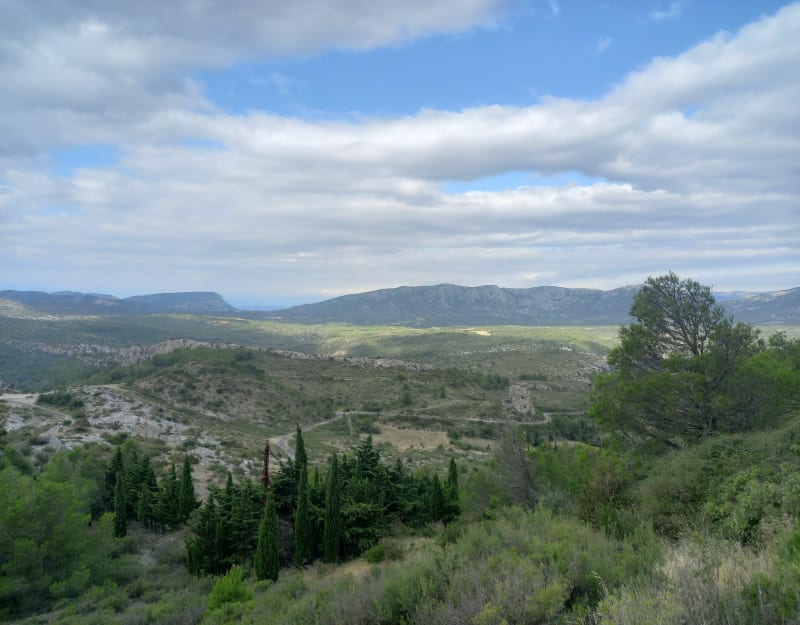 Autour du château d'Opoul et vue sur la plaine du Roussillon - Opoul-Périllos