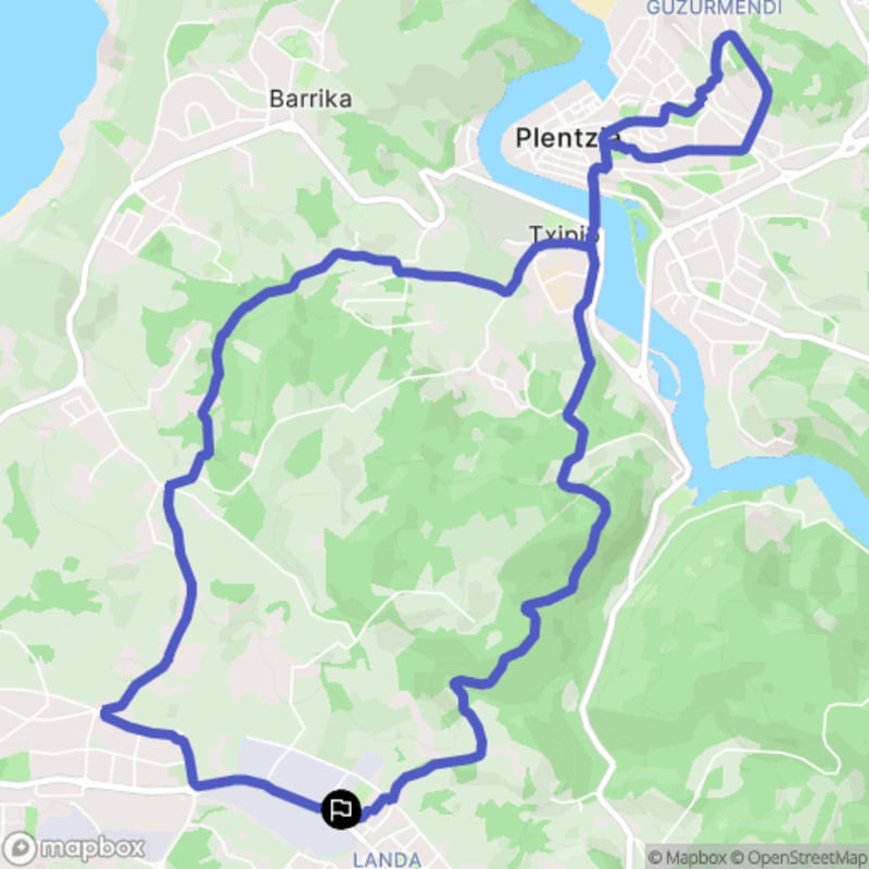Randonnée au départ de Torrebarria vers Guzurmendi à Urduliz, Euskadi - Landa