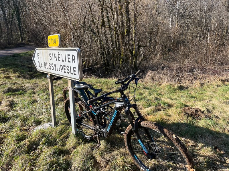 Joli parcours dans les bois de Sombernon - Sombernon
