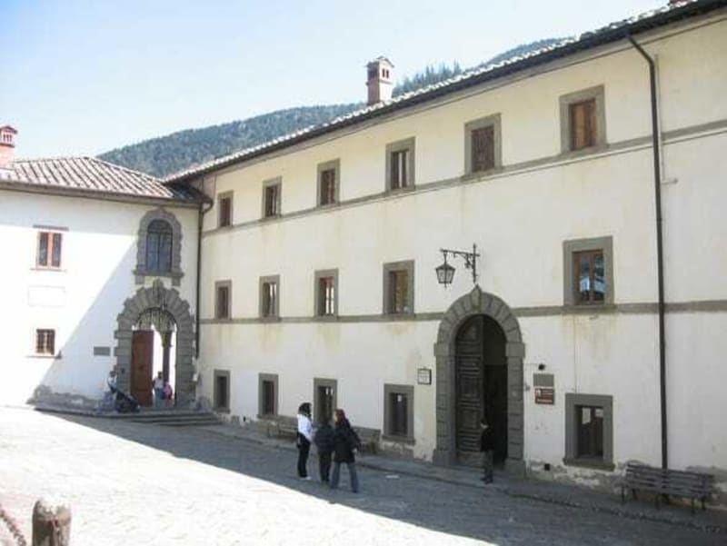 Randonnée à Poppi : Découverte du Monastero di Camaldoli et vestiges historiques - Camaldoli