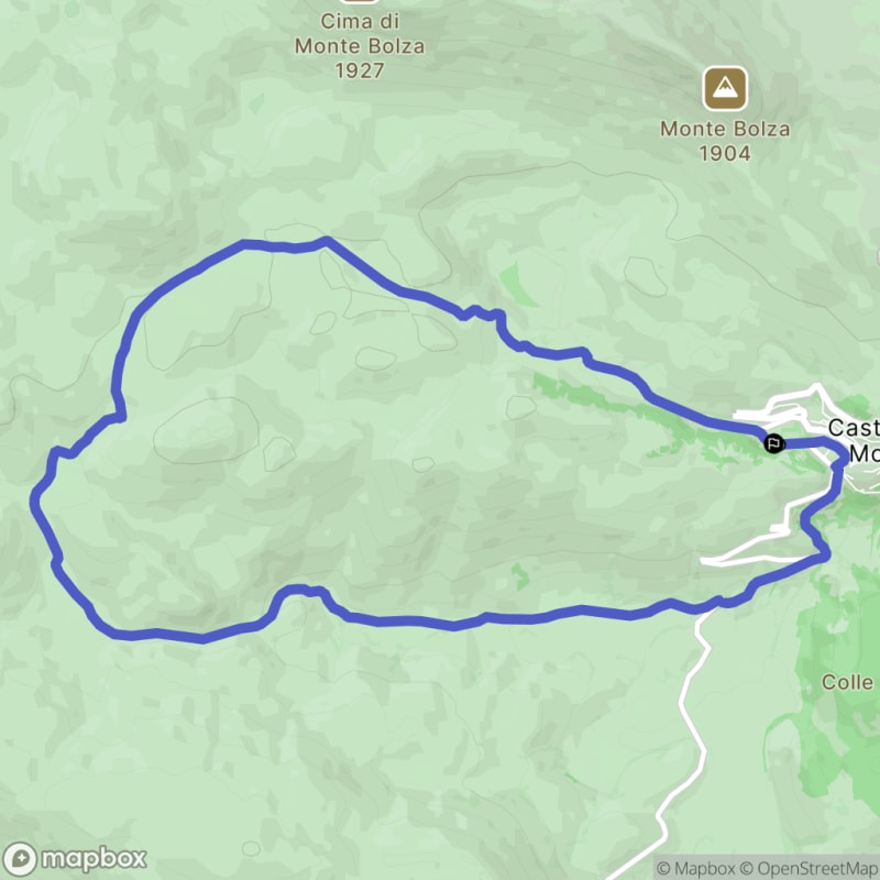 Randonnée nature à Castel del Monte au départ de Zona Sportiva - Castel del Monte