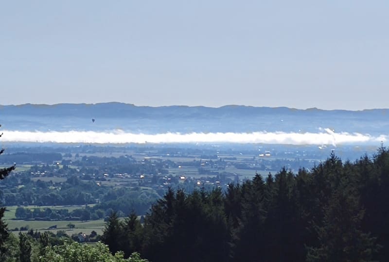 Marche à Saint-André-d'Apchon, par Arcon - Saint-André-d'Apchon
