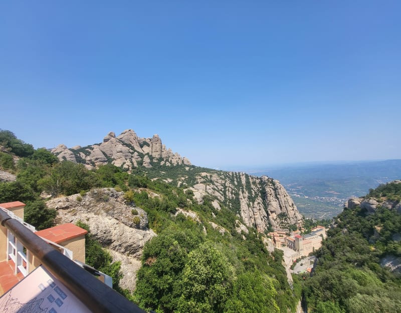 Du funiculaire de Sant Joan au sommet de Sant Jéroni - Monestir de Montserrat