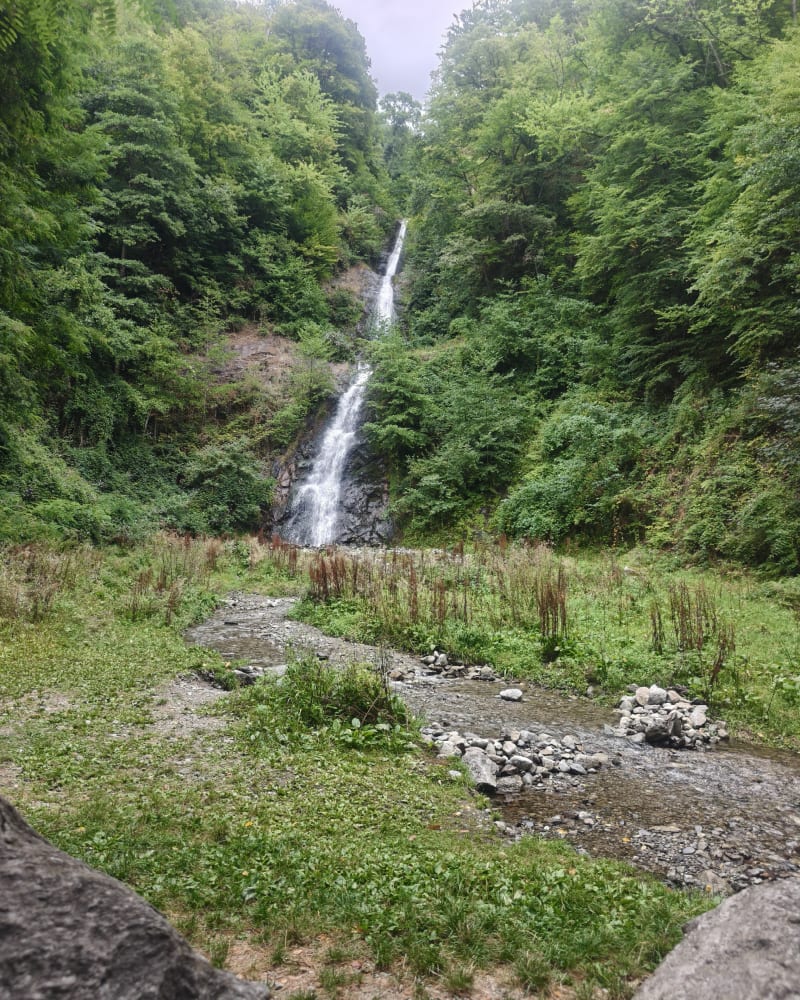 Cascade et châteaux d'Épierre - Épierre