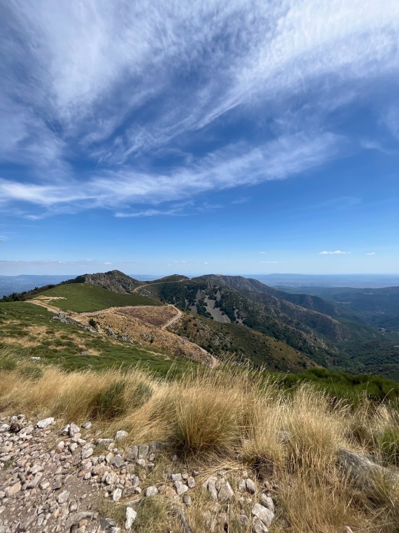 La Croix de Bauzon et vue sur l’Ardèche méridionale. - Borne