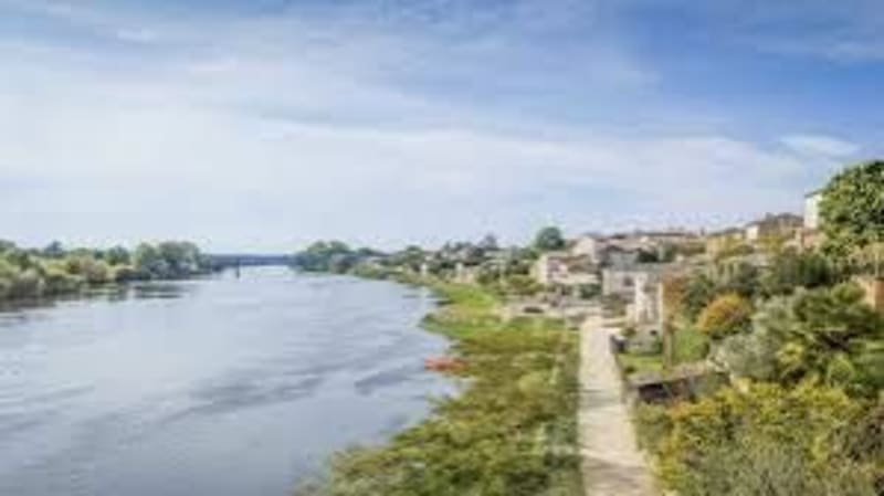 Long de la Dordogne, Montaudon et centre-ville - Libourne