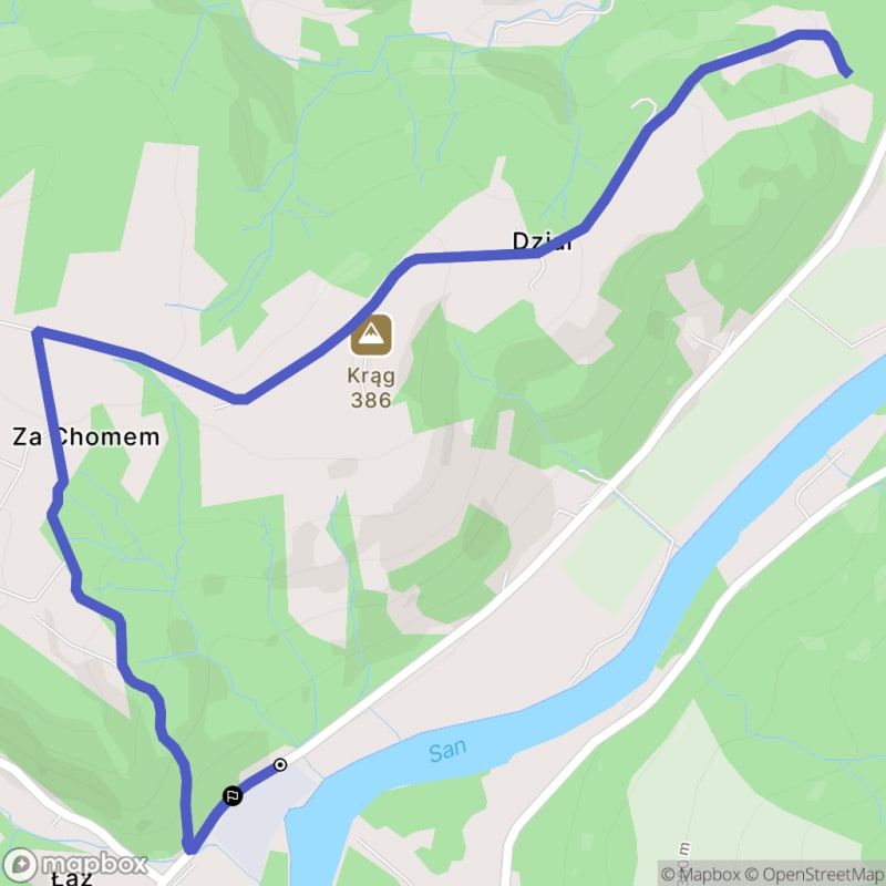 Ścieżka średnio trudna, 6,6 km długa, w Krzemiennej.\n - Krzemienna