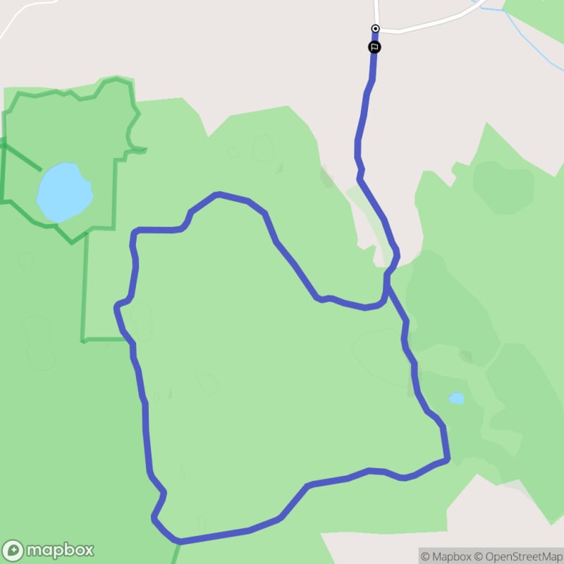 Średni poziom trudności, 8,9 km dystansowy spacer z rozpoczęciem w miejscowości Wierzchomino. - Wierzchomino