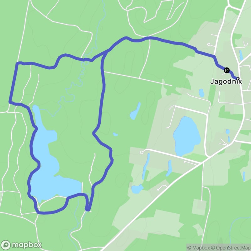 Łatwa, 4,6km trasa turystyczna rozpoczynająca się w Jagodniku.\n - Jagodnik
