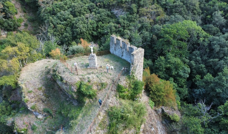 Miraval-Cabardès, son château et le roc du bougre - Miraval-Cabardès