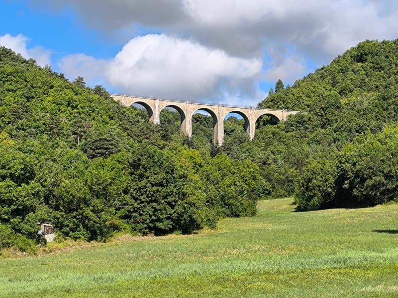 Chemin de la croix et du Viaduc de la Selle et Lac des Chênes - Gap
