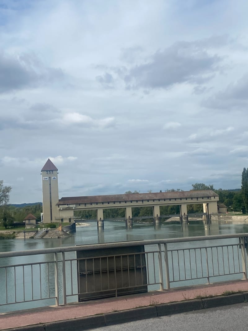 Pont de Jons en boucle à partir de Jons - Jons
