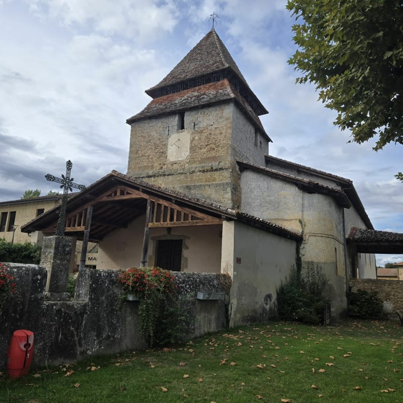 Boucle Bougue Maquerelle par bois, chemin et route - Bougue