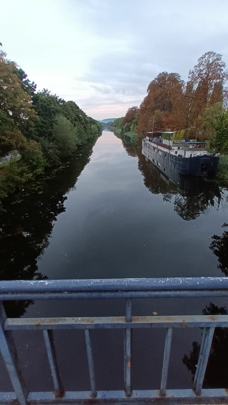 Sur les rives  du canal  de Jouy - Moulins-lès-Metz