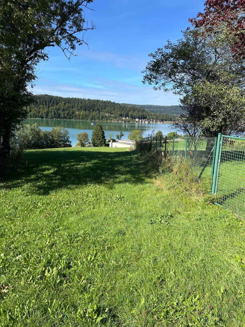 Sentier du tour du lac Saint-Point - Montperreux