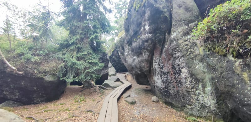 Labirynt skalny na Szczelińcu - Karłów