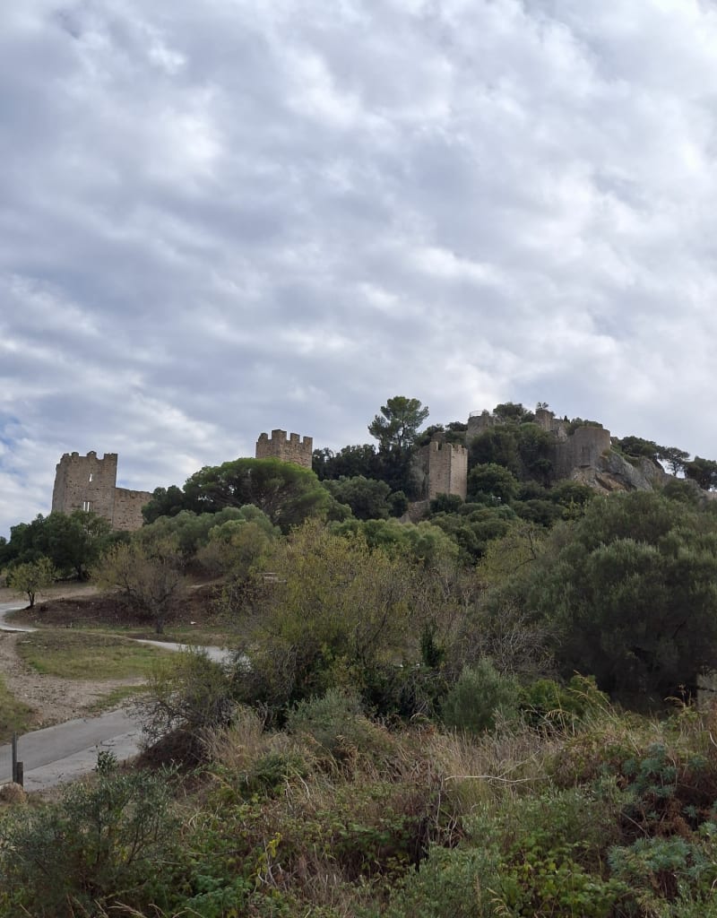 Le château jusqu'à notre dame du fenouillet - Hyères