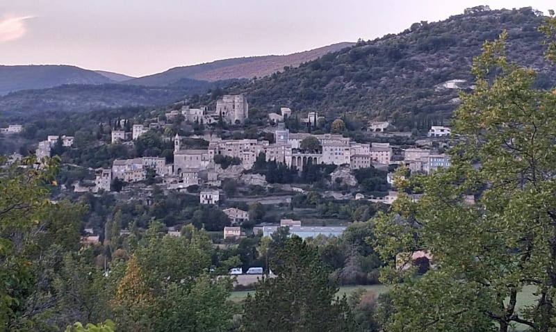 Le tour des fontaines à Montbrun-les-Bains - Montbrun-les-Bains