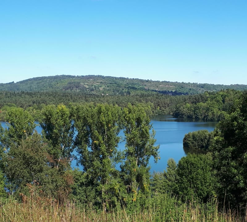 Grand tour du Lac d'Aydat en passant près de Phialeix - Aydat