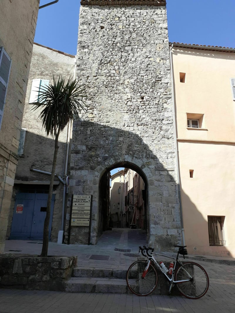Les villages perchés du Var à vélo - La Bouverie