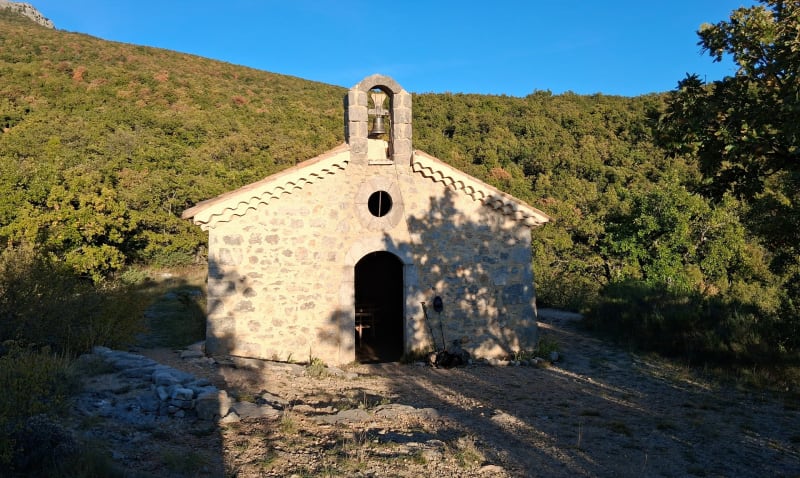 De Montbrun les Bains à la chapelle de la Done - Montbrun-les-Bains