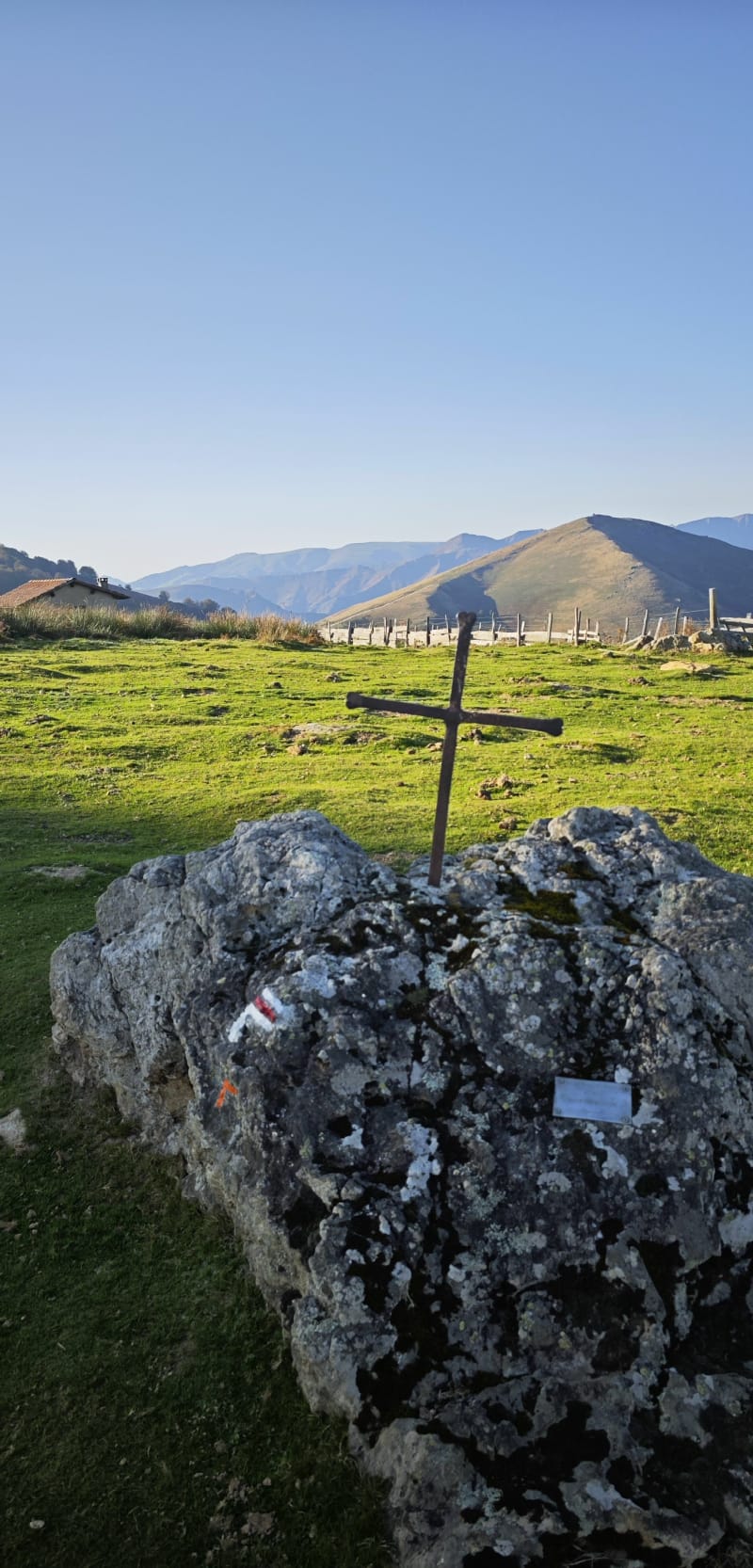 Boucle au départ du col d'Urdanzia, panorama sur les Pyrénées - Anhaux