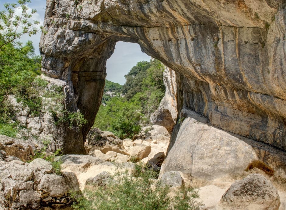 Ravin des Arcs et arche naturelle