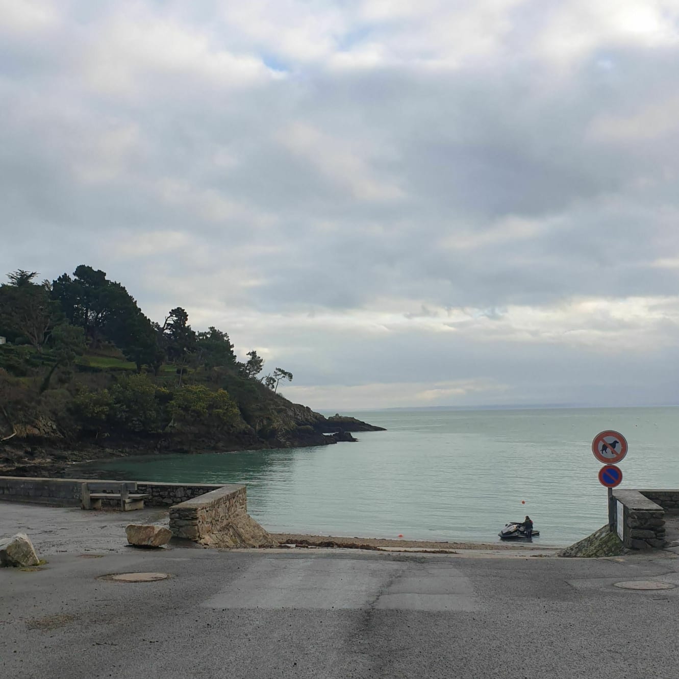 La plage du Petit Port, près de Cancale (Ille-et-Vilaine) …