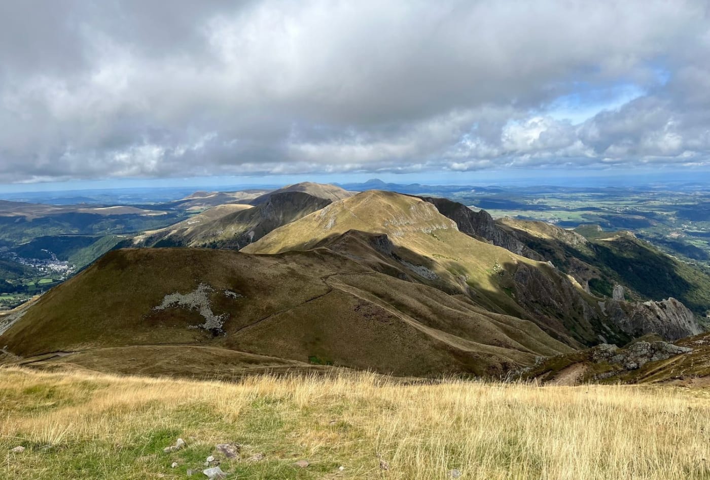 Les hauteurs de la vallée de Chaudefour par le chemin des crêtes